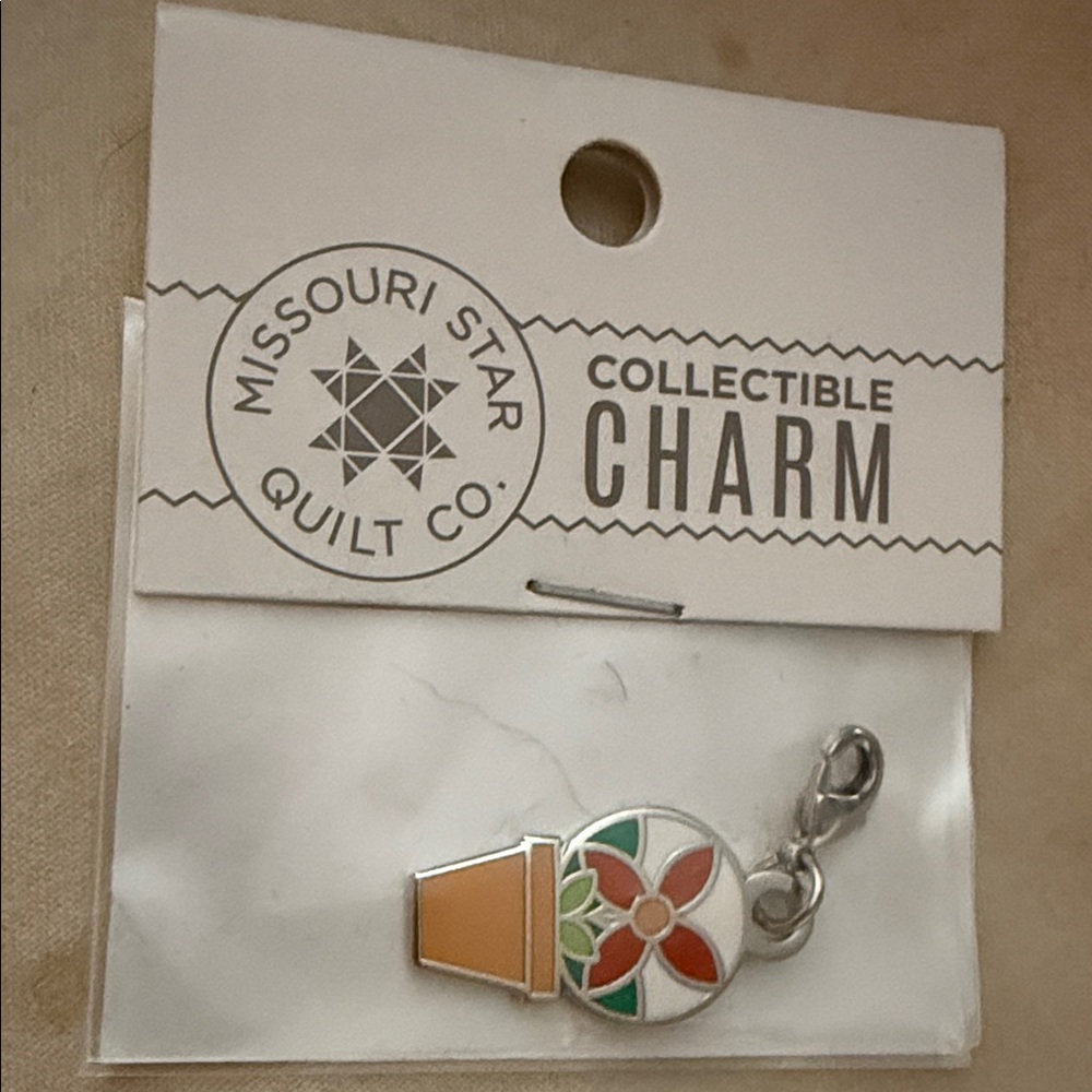 NWT 1.5” Missouri Star Quilt Co. Collectible Charm